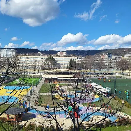 Bright Apartamento Varna